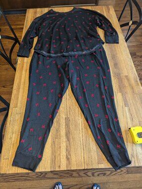 Black Long Sleeves Pajamas with Red Bos Size 2x Joyspun